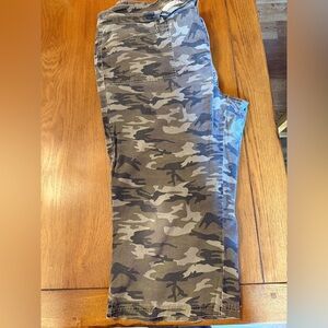 Zanadi Green and Brown Camouflage Pants size 22 plus size